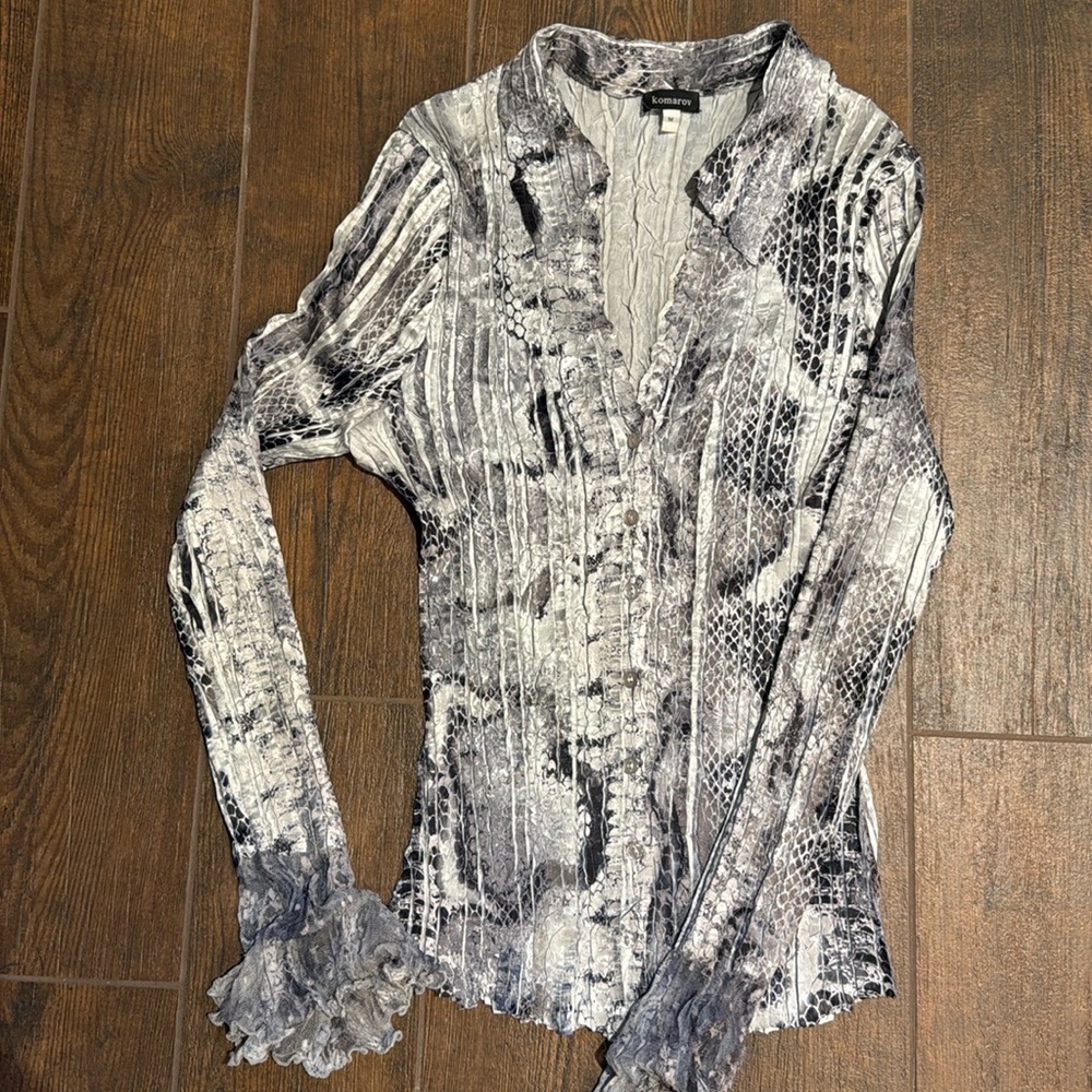 Black and Silver, so flattering!